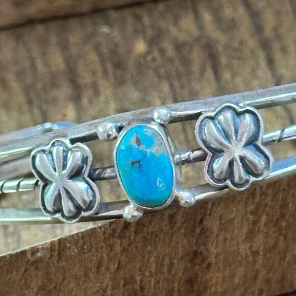 Navajo Sterling Cuff & Kingman Turquoise Floral‎ Cuff Bracelet, Gift Box - Picture 7 of 7